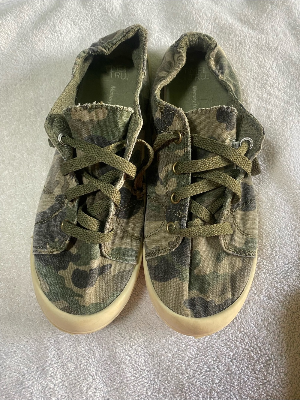 Women’s Camouflage Canvas Sneakers - Olive Camo
